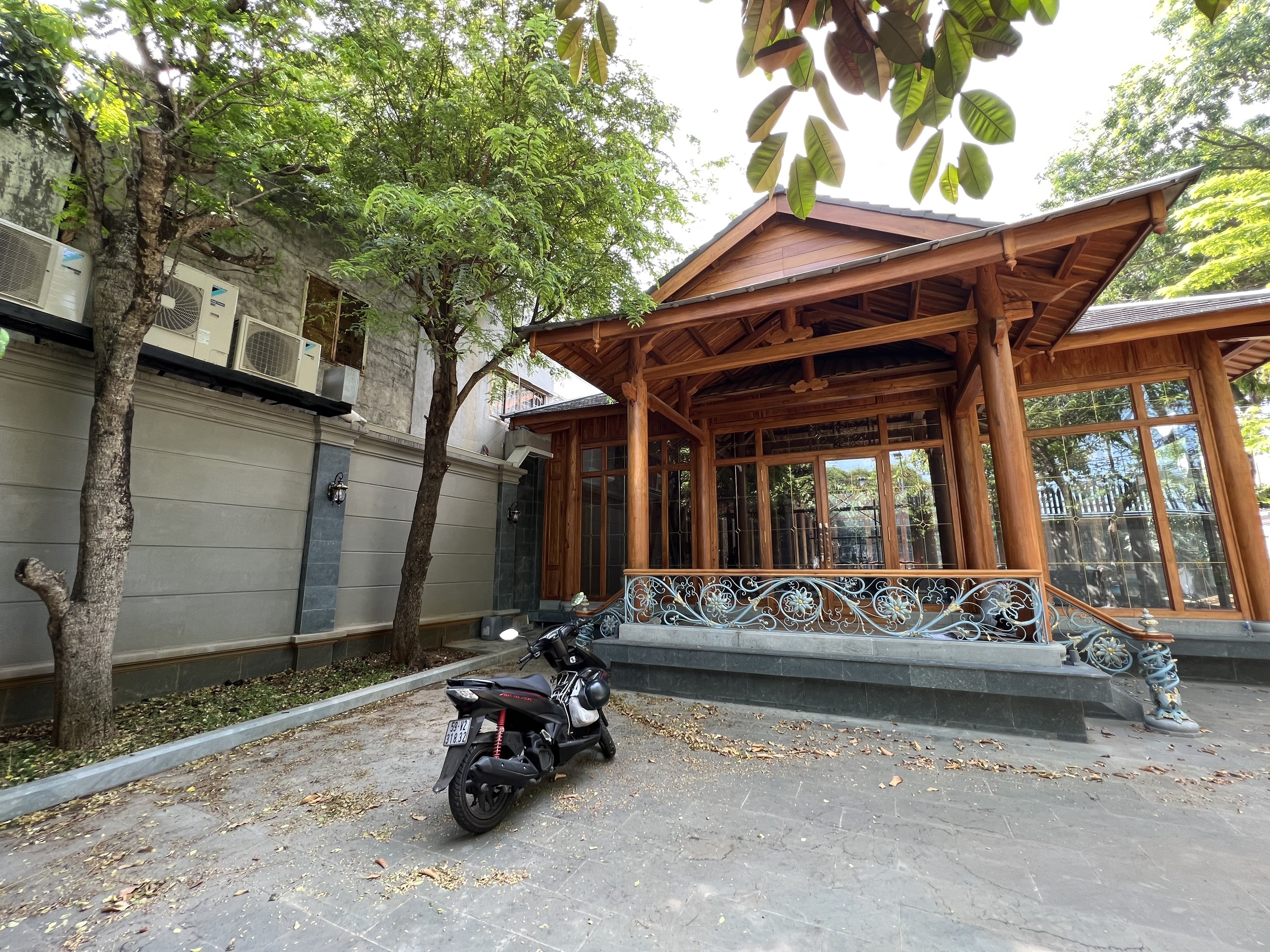 NHÀ GỖ - 12 ĐOÀN KẾT